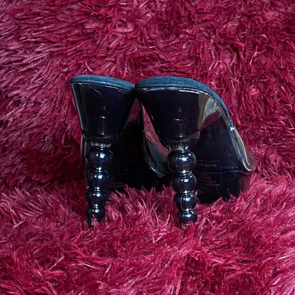 Black open toe bubble heels with clear strap - Picture 2 of 4